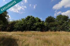 TERRAIN PLAT CONSTRUCTIBLE 880 m2