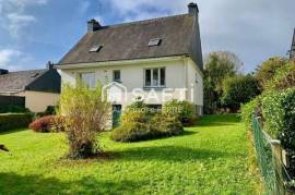 Maison familiale avec beau jardin à rénover