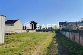 Terrain libre et constructible 2390M² 1040000€