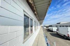 Bâtiment de stockage et bureau