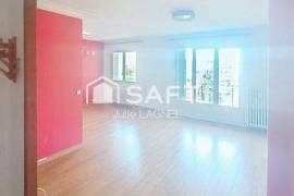 Appartement T3/T4 au dernier étage avec vue dégagée