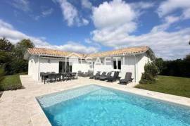 Maison 4 chambres avec piscine et garage