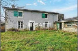MAISON À RÉNOVER AVEC BEAU POTENTIEL