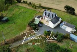 Maison familiale - 5 chambres - terrain 7000 m²