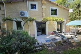 A peaceful haven just a stone's throw from amenities