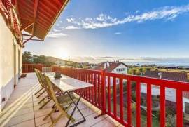 Exceptional apartment with panoramic ocean views