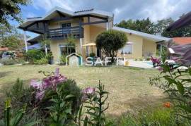 Centre ville, magnifique villa d'architecte T6, garage 50 m², grand terrain, piscine