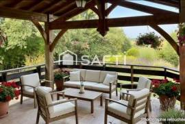 Maison d’exception de 103 m² – Charme, espace et potentiel sur 7400 m² de terrain arboré !