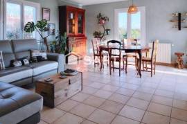 Superbe maison plain-pied avec grand extérieur