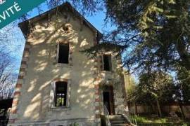 Rare, très belle maison de maître à rénover