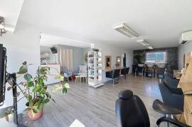 À VENDRE – Salon de coiffure clé en main – Emplacement stratégique à Eysines