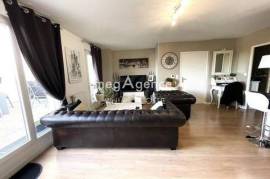 ELANCOURT APPARTEMENT T4 D'ENVIRON 80 M2, 2 PLACES DE PARKING, 1 CAVE