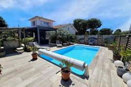 Maison 4 chambres + garage + piscine