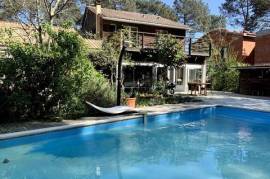 Maison avec piscine + appartement, proche du lac,