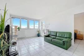Appartement lumineux au dernier étage