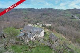 corps de ferme isolé