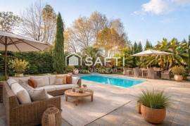 Maison de plain pied, 5 chambres, garage, jardin et piscine