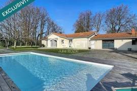 Arsac, maison familiale de 143 m² avec piscine
