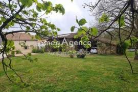4 chambres, 1 bureau , cadre de nature, dépendances