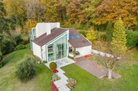 Ouest parisien – Propriété contemporaine d’architecte en lisière de forêt