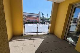 IMMEUBLE RECENT, SPACIEUX, LUMINEUX, BALCON ET GARAGE