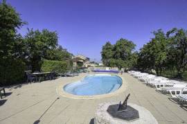 Manor house, 4 gîtes and pool and 13000 m² land