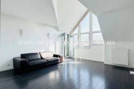 Appartement de 77m² Carrez, 3 chambres, idéalement situé près du centre-ville.