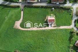 Terrain constructible et viabilisé - 603 m²