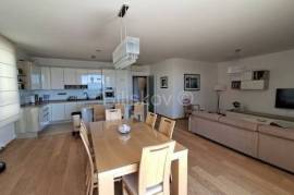 Luxury apartment for rent Trstenik Split parking