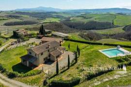 Agricultural Estate with country houses, pool, annexes and land - Montalcino, Tuscany