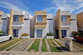 Casa Roble Rojo - Casa en Venta en Fraccionamiento El Roble