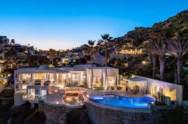 Cliff-Front Casa Nautilus, Cabo San Lucas,