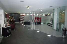 Commercial/service unit for sale in the Mirador Building, in Aveiro