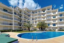 Excellent 2-bedroom apartment in a gated community, a 10-minute walk from the historic center.