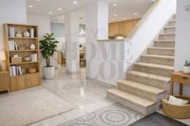 Investment Opportunity 5 minutes from Lisbon | Store with 80m²