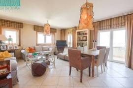 Three-bedroom duplex flat with views of the river and the sea at Praia da Barra