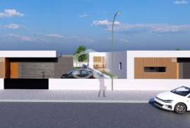Modern 4-Bedroom House with Pool