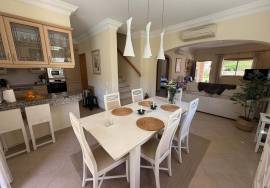 Semi-Detached Villa Located in the Prestigious Boavista Golf Semi-Detached Villa Located in the Prestigious Boavista Golf
