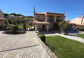 Semi-Detached Villa Located in the Prestigious Boavista Golf Semi-Detached Villa Located in the Prestigious Boavista Golf