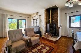 Exclusive farm with 3 bedroom villa and strategic location in Armação de Pêra