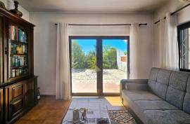 Exclusive farm with 3 bedroom villa and strategic location in Armação de Pêra