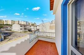 4 bedroom villa with excellent family location in Portimão