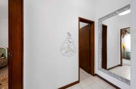 4 bedroom villa with excellent family location in Portimão