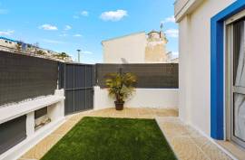 4 bedroom villa with excellent family location in Portimão