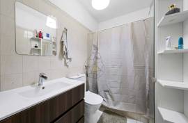 4 bedroom villa with excellent family location in Portimão