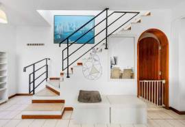 4 bedroom villa with excellent family location in Portimão
