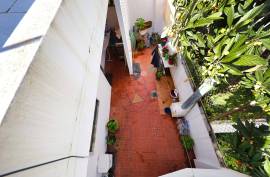 2 Bedroom Apartment with Private Terrace in Quiet Area of Estômbar
