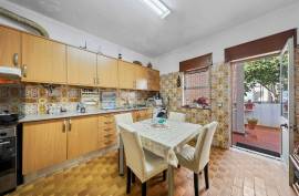 2 Bedroom Apartment with Private Terrace in Quiet Area of Estômbar