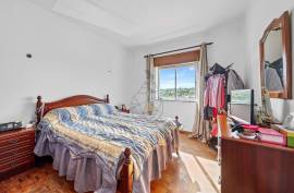 2 Bedroom Apartment with Private Terrace in Quiet Area of Estômbar