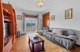 2 Bedroom Apartment with Private Terrace in Quiet Area of Estômbar
